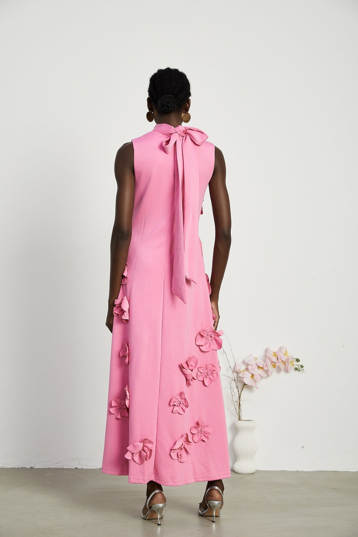 Long dress with embossed flowers!